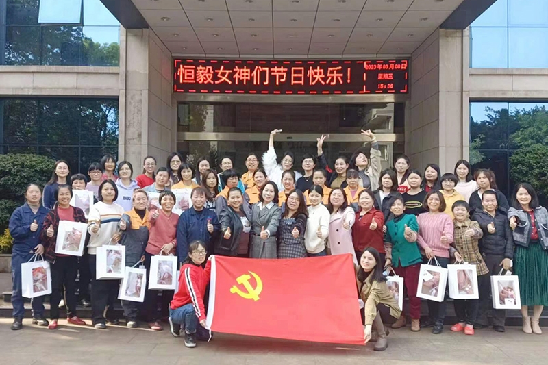 三月與你皆是最好的風(fēng)景，是公主、是女神、是女王，更是你自己?。?！